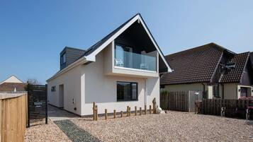 House | 3 bedrooms, high-speed internet