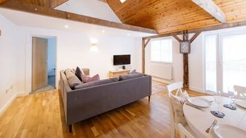 Studio, akses difabel | 1 kamar tidur, setrika/meja setrika, dan internet