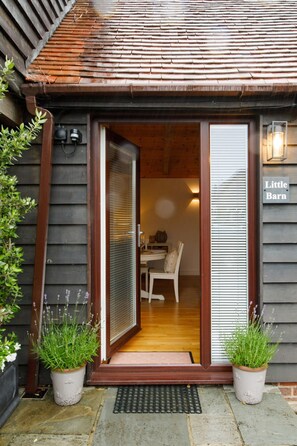 Studio, accessible aux personnes à mobilité réduite | 1 chambre, fer et planche à repasser, Internet