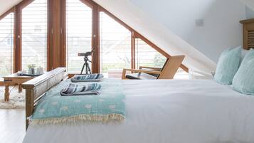 House | 5 bedrooms, desk, iron/ironing board, Internet