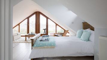 House | 5 bedrooms, desk, iron/ironing board, Internet