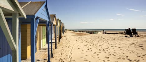 Casa | 5 dormitorios, escritorio, tabla de planchar con plancha y Internet