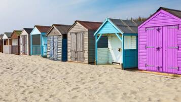 2 bedrooms, iron/ironing board, Internet