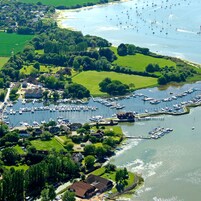 Casa | 4 dormitorios, tabla de planchar con plancha, Internet