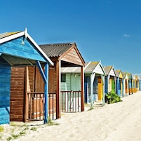 House | 6 bedrooms, iron/ironing board, high-speed internet