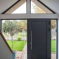6 habitaciones, tabla de planchar con plancha y acceso a internet