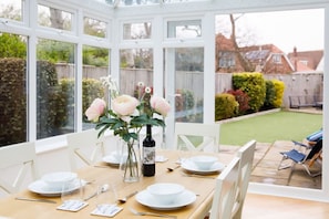 House | 3 bedrooms, iron/ironing board, Internet - Modern Stylish Seaside Family Home (Chichester)