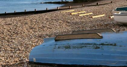 Lovely Selsey Apartment With sea Views Sleeps 4