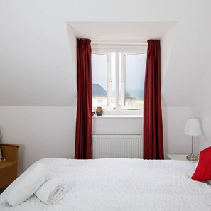 Apartament | 1 dormitori, planxa i posts de planxar i Internet 