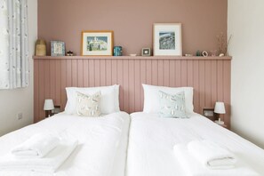 House | 3 bedrooms, Internet - Pretty Coastal Home in Bosham Close to Water (Chichester)