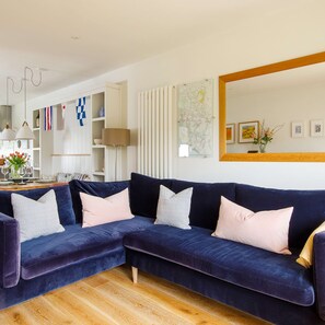 3 bedrooms, Internet - Pretty Coastal Home in Bosham Close to Water (Chichester)