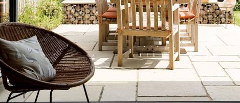 3 bedrooms, Internet