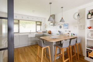 House | 3 bedrooms, Internet - Pretty Coastal Home in Bosham Close to Water (Chichester)