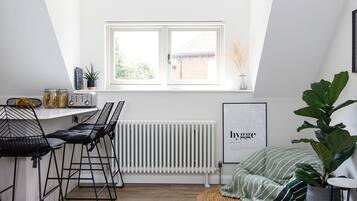 House | 2 bedrooms, iron/ironing board, Internet