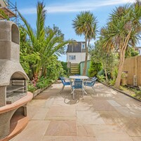 House | 4 bedrooms, iron/ironing board, Internet