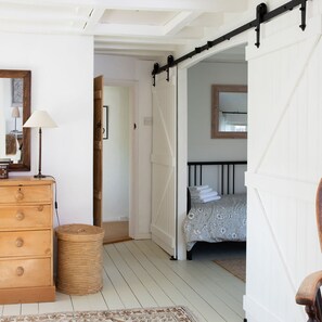 House - Pretty Cottage Near City Sea (Chichester)