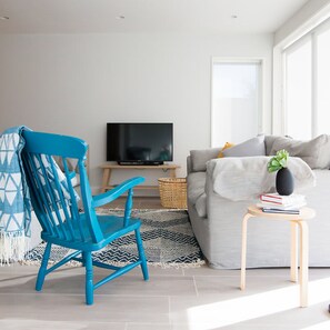 House | 4 bedrooms, desk, iron/ironing board, Internet