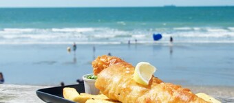 Newly Refurbished Seaside Escape - 5 Mins to Beach