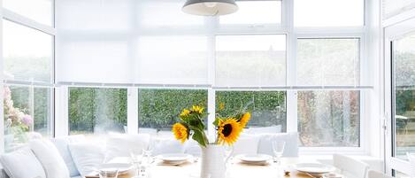 Casa | 6 dormitorios, escritorio, tabla de planchar con plancha y Internet