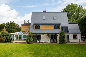 Huis | 5 slaapkamers, een bureau, een strijkplank/strijkijzer, internet