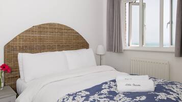 House | 3 bedrooms, iron/ironing board, Internet