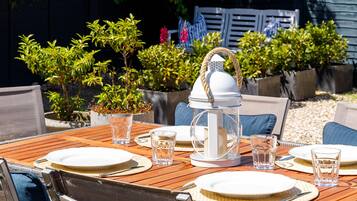 3 bedrooms, iron/ironing board, Internet