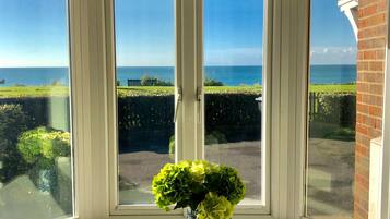 3 bedrooms, iron/ironing board, Internet