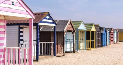 The Showman s Carriage King Bed Close to Beach