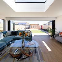 House | 4 bedrooms, iron/ironing board, Internet