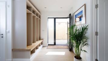 House | 4 bedrooms, iron/ironing board, Internet