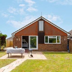 Studio | 2 bedrooms, Internet - Sussex Seaside Home 200m to Beach (Bognor Regis)