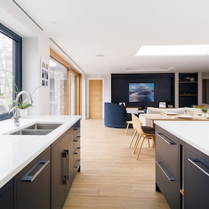 Hus | Skrivebord, internet