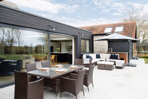 House | 5 bedrooms, desk, Internet - Luxury Cottage Conversion Close to Beaches (Chichester)