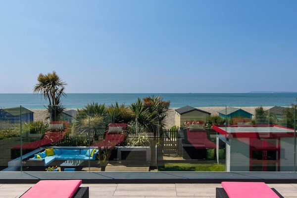 House | 4 bedrooms, desk, iron/ironing board, high-speed internet