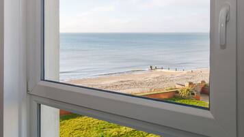 House | 2 bedrooms, iron/ironing board, Internet