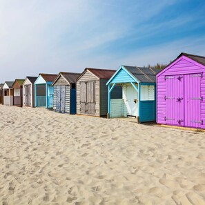 House | 2 bedrooms, iron/ironing board, Internet - Seaside Retreat 2 Mins to Beach (Chichester)