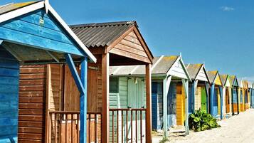 House | 5 bedrooms, iron/ironing board, Internet