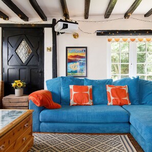 5 bedrooms, iron/ironing board, Internet - Tranquil Luxe in Country Cottage (Chichester)