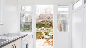House | 3 bedrooms, iron/ironing board, Internet