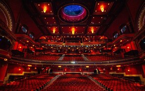 Talo | 6 makuuhuonetta, työpöytä, silitysrauta/-lauta, internet