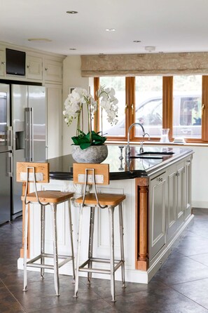 House | 6 bedrooms, desk, iron/ironing board, Internet - Serene Riverside 6BR Luxury Retreat in Curdridge (Southampton)