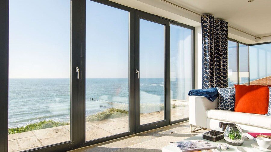 The Sea House - Ultimate Seafront Living Sunsets