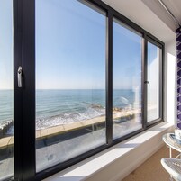 House | 5 bedrooms, iron/ironing board, Internet