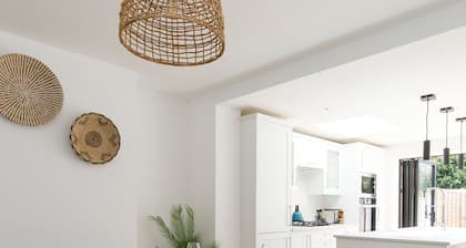 Stylish 2 Bed City Stay