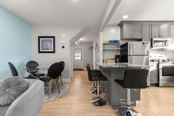 Unclassified image, 1 of 35, button