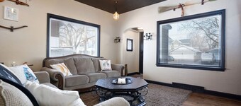 Whimsical Magic Renovated Home - Walk to Downtown from Atlantic St.