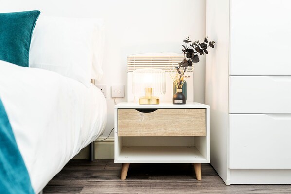 1 bedroom, desk, iron/ironing board, WiFi - Exclusive One Bedroom Apartment - City Centre - Free Wi-Fi Netflix (Sheffield City Centre)