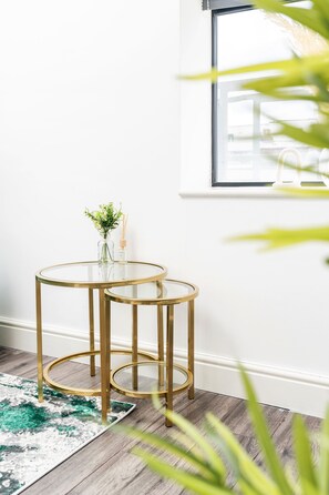 Dining - Exclusive One Bedroom Apartment - City Centre - Free Wi-Fi Netflix (Sheffield City Centre)