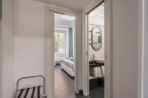 Shower, hair dryer, bidet, towels - San Giovanni apartment [MA+C] (Roma)