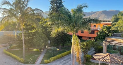 Hotel Cuatro Caminos Etzatlan Hotel con Ambiente Familiar,5 Minutos del Centro